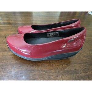 NWOT MTB 6-6.5 Red Patent Leather Performance Slip On Ballerina 126505